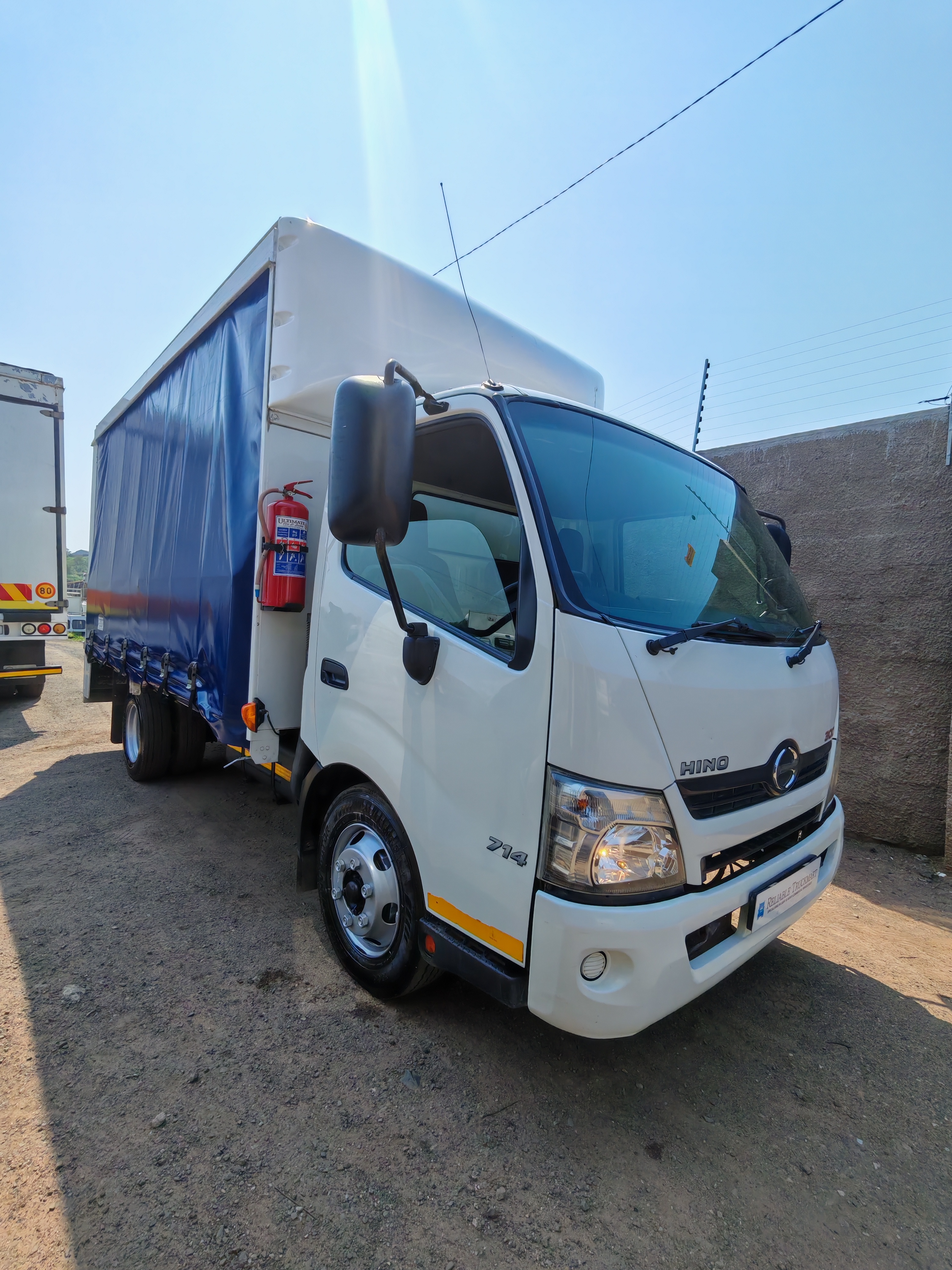 2015 TOYOTA HINO 300 714